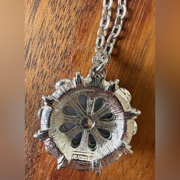 VTG Avon Silver Tone Necklace with Light Blue Rhinestone Pendant - Picture 3 of 4